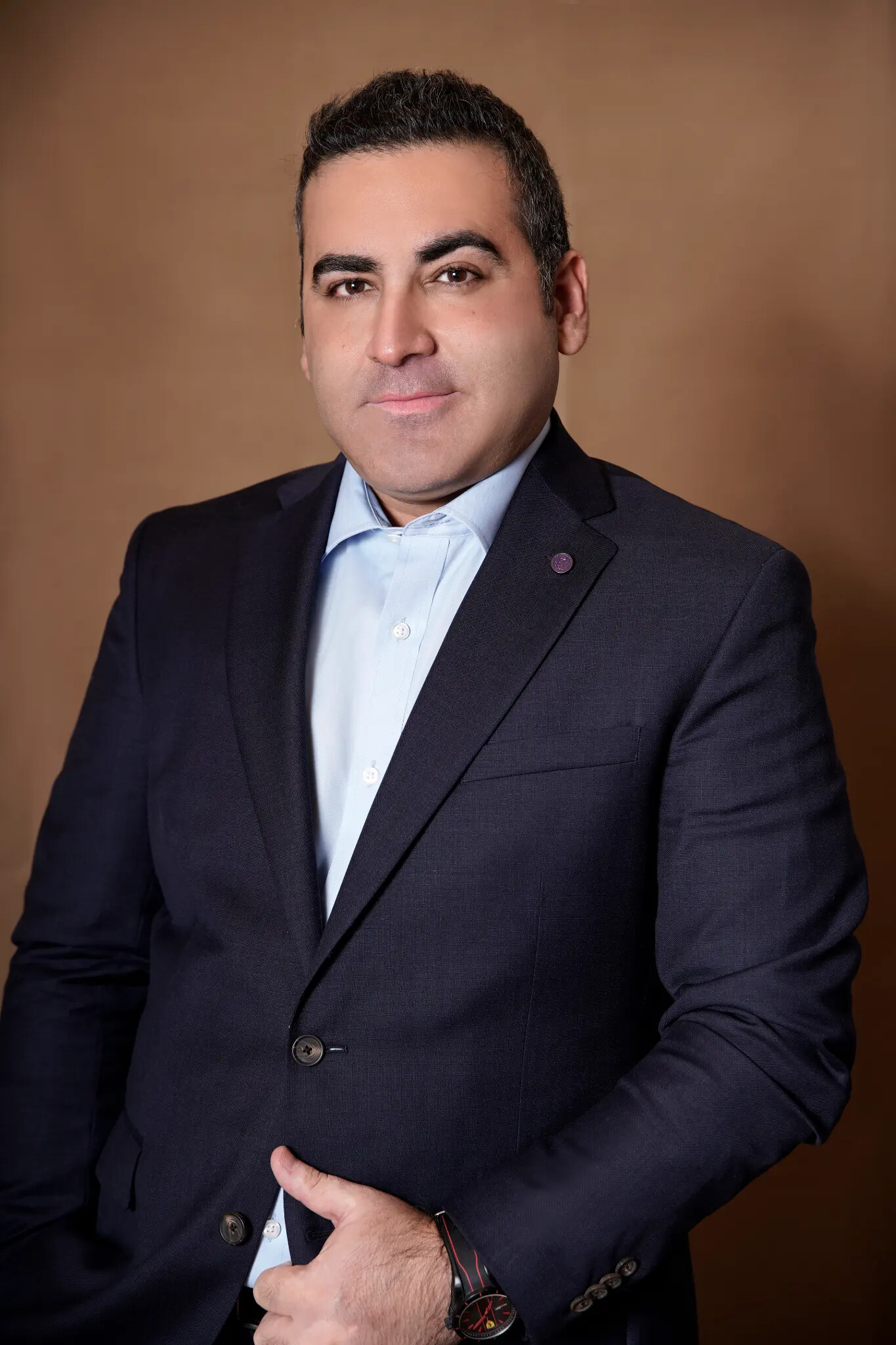 فرشاد فضایلی، مشاور املاک