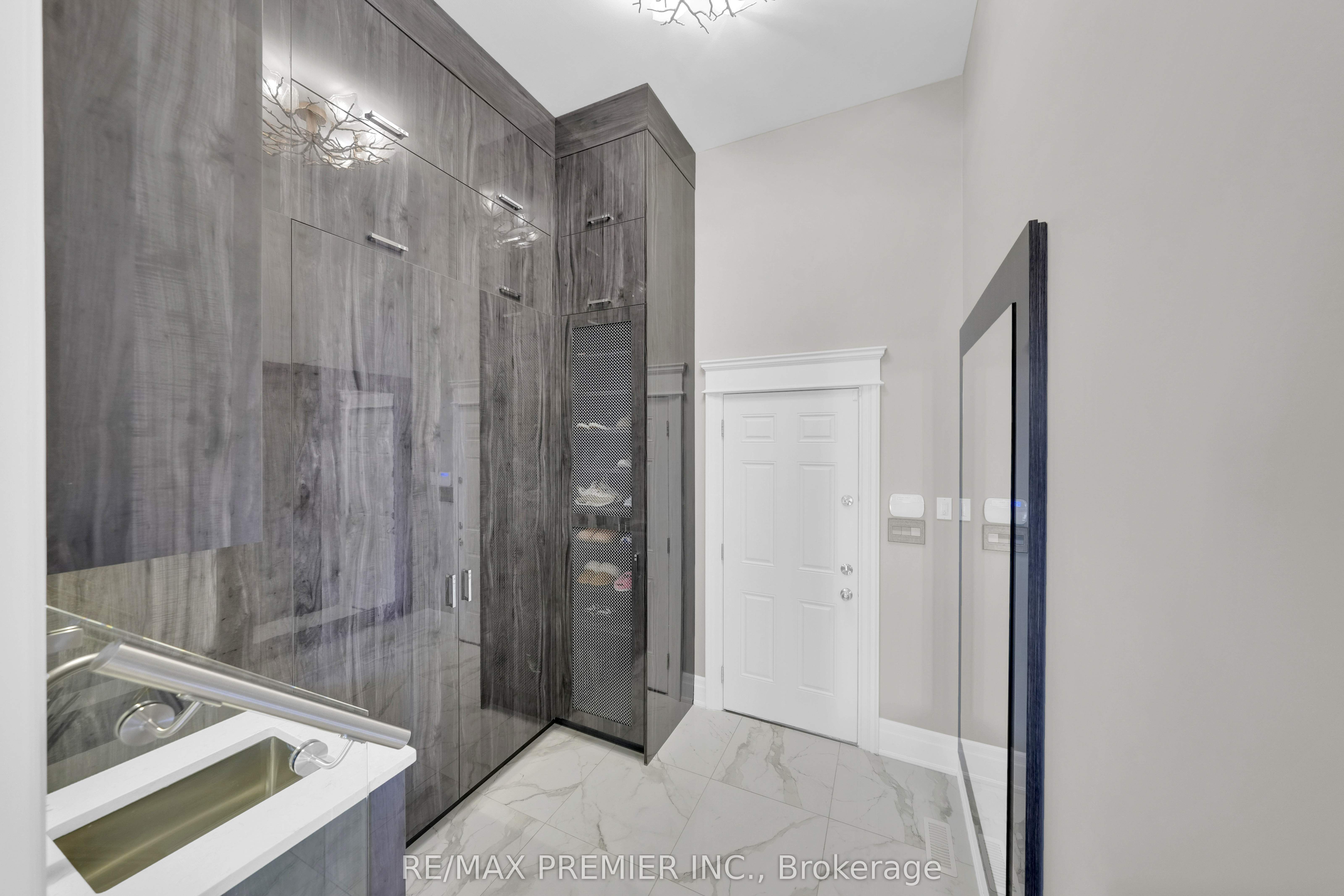 Navigating the Luxury Market: Insights from Richmond Hill's High-End Homes